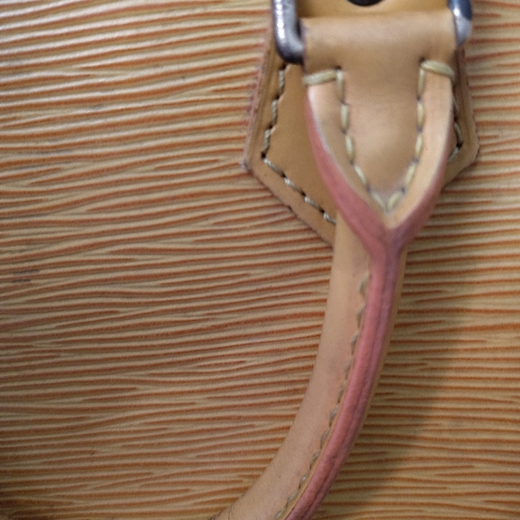 Lv purse - Picture 6 of 16